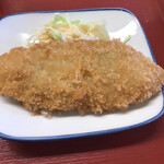 新居浜こくりょう食堂 - 白身フライはいいね。リリンが作り出したうんたらかんたら。でもドレッシング、テメーはダメだ。