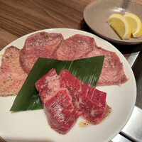 焼肉うしごろ 新宿三丁目店 - 