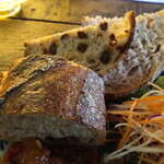 Levian Table - プレートのパン