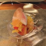 薫 HIROO - ・北海道産のよつぼしというイチゴ
      ・和歌山県、藏光農園さんの春はっさく
      ・自家製ヨーグルトジェラート
      ・桜の塩漬けパウダー
      ・飴