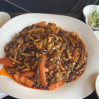 御膳房 銀座店 - 豚肉とトマトのあんかけ焼きそば1150円大盛りプラス300円