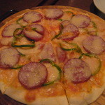 NAGISA CLUB - サラミとトマトソースのピザ