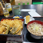 戸隠　本店 - 広島産牡蠣の天丼¥1200  お吸い物を冷たいミニ蕎麦に換えて+¥200