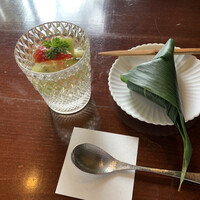 韻松亭 - デザートはゼリーと笹団子