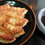 幸福楼 - 餃子(300円税込)
