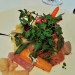 レストラン・モリエール - レモンのジャムやビーツのソース、ごま塩に梅ペーストとざっくり和えて♪素材ごとに火入れを変えた野菜は、ひと口ごとに食感も味も変わり楽しい～