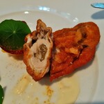 レストラン・モリエール - カリカリ香ばしいフリット風の衣、ふっくら大きくジューシーな牡蠣は濃厚でミルキーな海のエキスが口中に