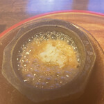 天ぷら 松 - ホタルイカを熱した石の皿で焼いてご飯と