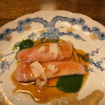 天ぷら 松 - 寒ブリの酒粕じめ　緑色のものは春菊のソース