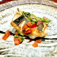 ダ ゴトウ - スズキのローストシンプルな味わい　バルサミコも軽め　トマトの酸味がいいですね