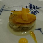 シェ カワセ - 手長エビ、白魚、マッシュルームのブリュック包みに燻製カラスミがすっごっく美味しい！！