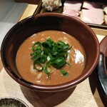 中華蕎麦 とみ田 - つけ汁。これまた丸の内支店とはまるで違うビジュアル。