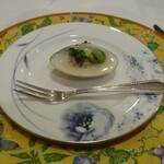 シェ カワセ - 蛤、そら豆、菜の花の白ワイン蒸しで春を頂く