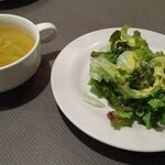 カフェレストラン 瑠奈 - 先ずはスープとサラダ