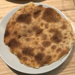 カレー&オリエンタルバル 桃の実 - 切り取られた蓋　食べられる