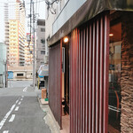 アカリ - 場所は少しわかりにくいですが元町駅からも花隈駅からもすぐで便利な場所にあります