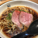 麺や 拓 - 料理写真:醤油ブラック　780円