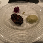 ラ・ブランシュ - ❹カキの真っ黒焼き、カキのフラン、赤キャベツ