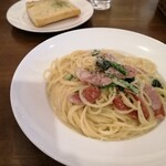 La Mela - ソーセージとほうれん草のアンチョビクリームパスタ♪