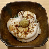すが弥 - ふぐの白子ご飯 酢飯には雲丹と卵黄のタレで重層的な味わい