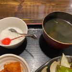 煌苑 - スープはワカメの味噌汁、添えられたデザートは杏仁豆腐でした。
 
ボリュームたっぷりの美味しいランチ、人気なのも解りますね。