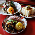 そば切り 蔦屋 - 豆皿三種、これ是非食べて欲しい！