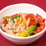 Tuna and paprika salad