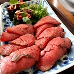 Nikuno Sushi Ichi En - 肉の寿司アップ