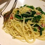 ブラッスリー・ハル - 菜の花とベーコンのペペロンチーノ♪