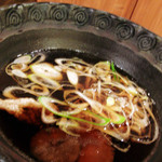 徳山鮓 - 写真手前に２つ浮いているのが天然のなめこ