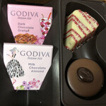 GODIVA - ゴディバ  デザート・モーメント春のはじまり アソートメント(4粒入) 箱の中身