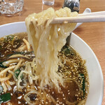 新華園 - 麺はこんな感じ♪