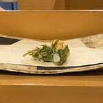 秋田 てんぷら みかわ - 車海老しそ巻き