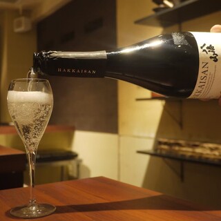 Even the connoisseurs agree. We also have sparkling sake certified by the Awa Sake Association.