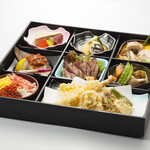 Carefully made Bento (boxed lunch) 4400