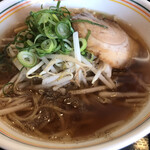 Gyouza No Oushou - ラーメンは王将らしい味。焼豚の存在感はあり。