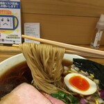 麺屋さくら - 麺リフトは細麺なので大急ぎ：笑