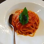 Pizza＆イタリアンレストラン NICOLA - トマトソースのパスタ1100円