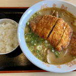 豚太郎 - 味噌カツラーメン　平日サービスのミニご飯