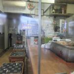 まつやホルモン店 - 店内　左