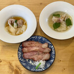 Ramen FeeL - 海老&肉ワンタン 炙り焼き肩ロース焼き豚