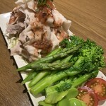 鹿児島黒豚 あいし - 春野菜と黒豚バラの梅肉ソース掛け