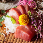 Compare two types of raw tuna