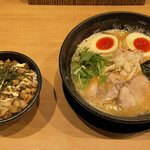 麺屋 天孫降臨 - 天降みそらー麺＋チャーシュー小丼（上から）