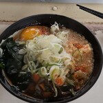 駅そば そば・うどん八起家 - 上から朝得そばを睨みます