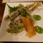 Washoku Moromi - 稚鮎の天ぷらと北寄貝の味噌漬け