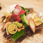 Ryouri oukoku - お造り3種盛り
      マグロつぶ貝タコ