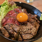 Yakiniku Horumon Kinryuu - 肉盛り丼 1188円