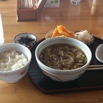 かけそばにカボチャ  いなきびごはん