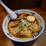 めん蔵 - 醤油ラーメン700円に、チャーシュー・トッピングが何と100円。